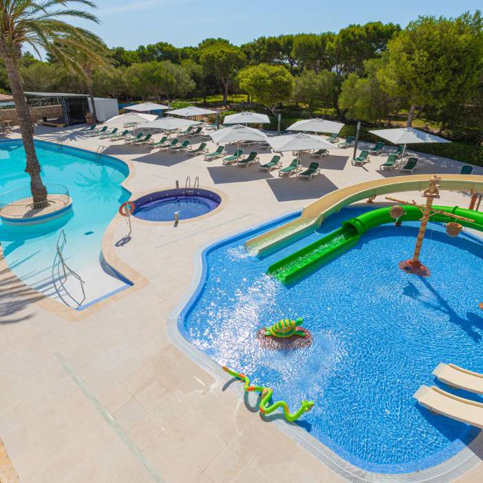 Swimming pool Hotel Cala d’Or Playa Mallorca