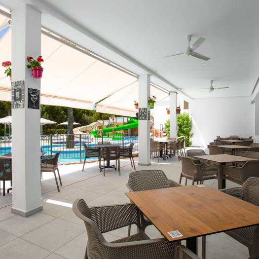 Solarium terrace Hotel Cala d’Or Playa Mallorca