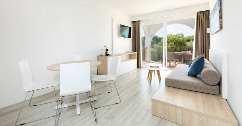 Улучшенные апартаменты Отель Cala d’Or Playa Mallorca