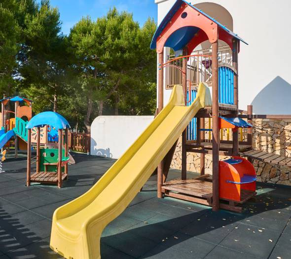 Parque de juegos para niños Hotel Cala d’Or Playa Mallorca