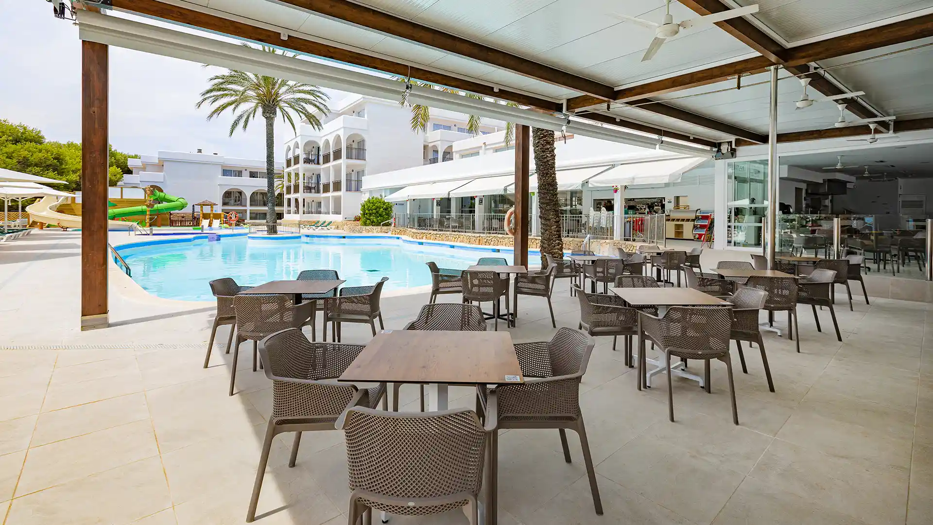 Terraza del Hotel Cala d'Or Playa