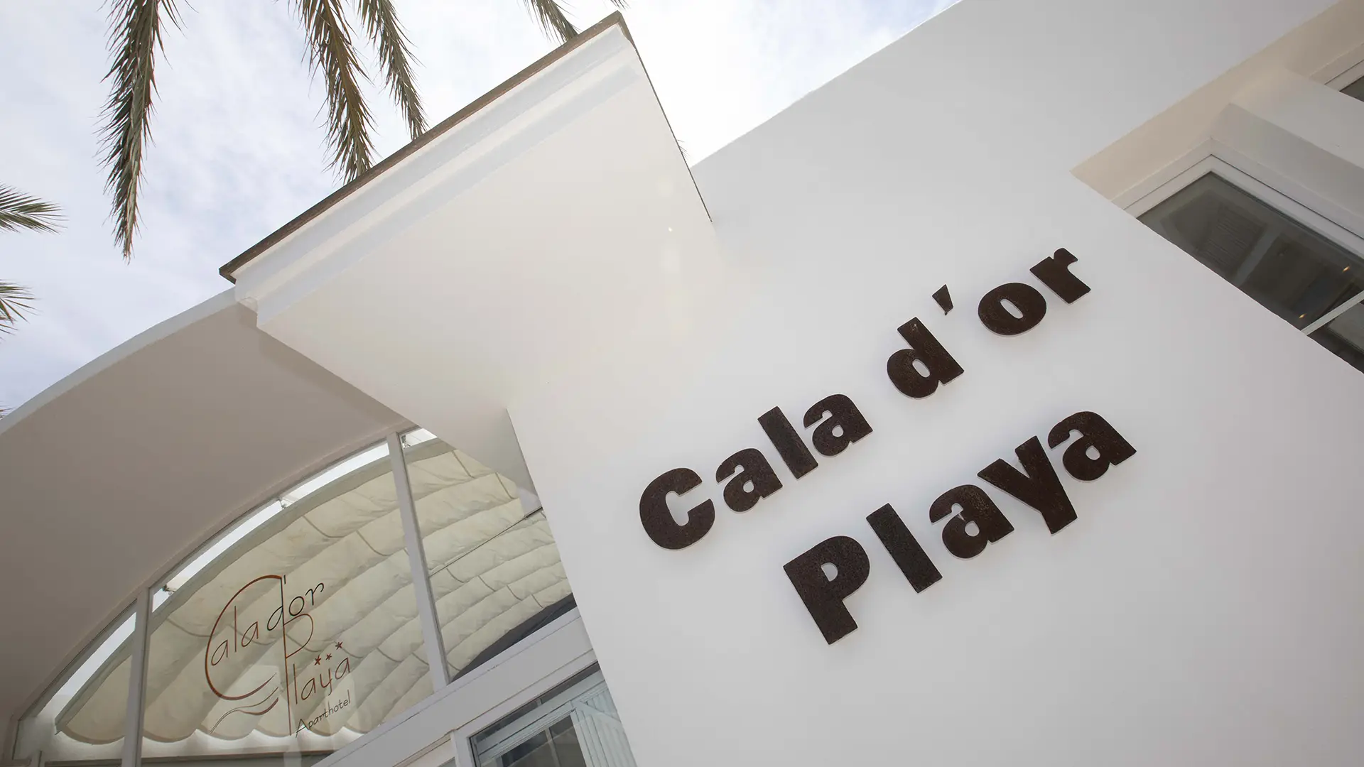 Façade d’entrée de l’Hôtel Cala d'Or Playa